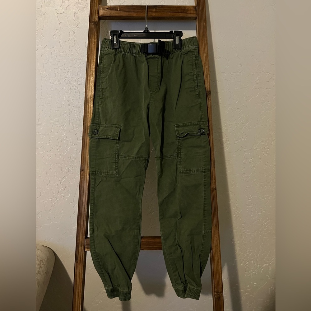 Green cargo pants